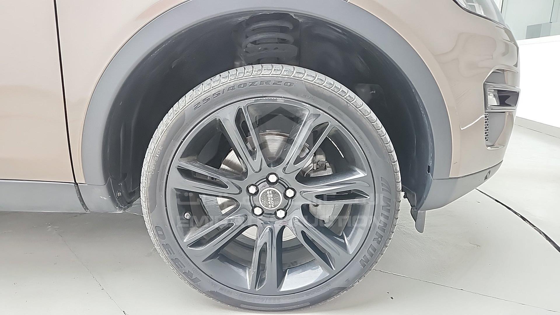 2017 LAND ROVER DISCOVERY VIN: SALCR2BG8HH661807