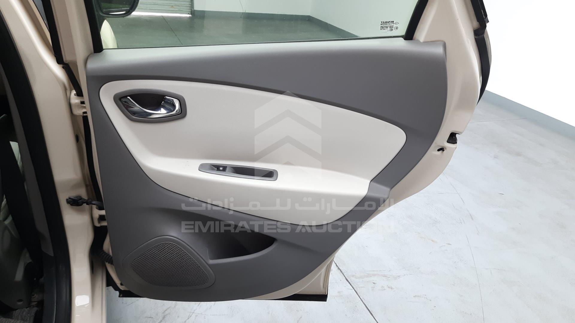 2015 RENAULT CAPTUR VIN: VF12RRHEXFW528782
