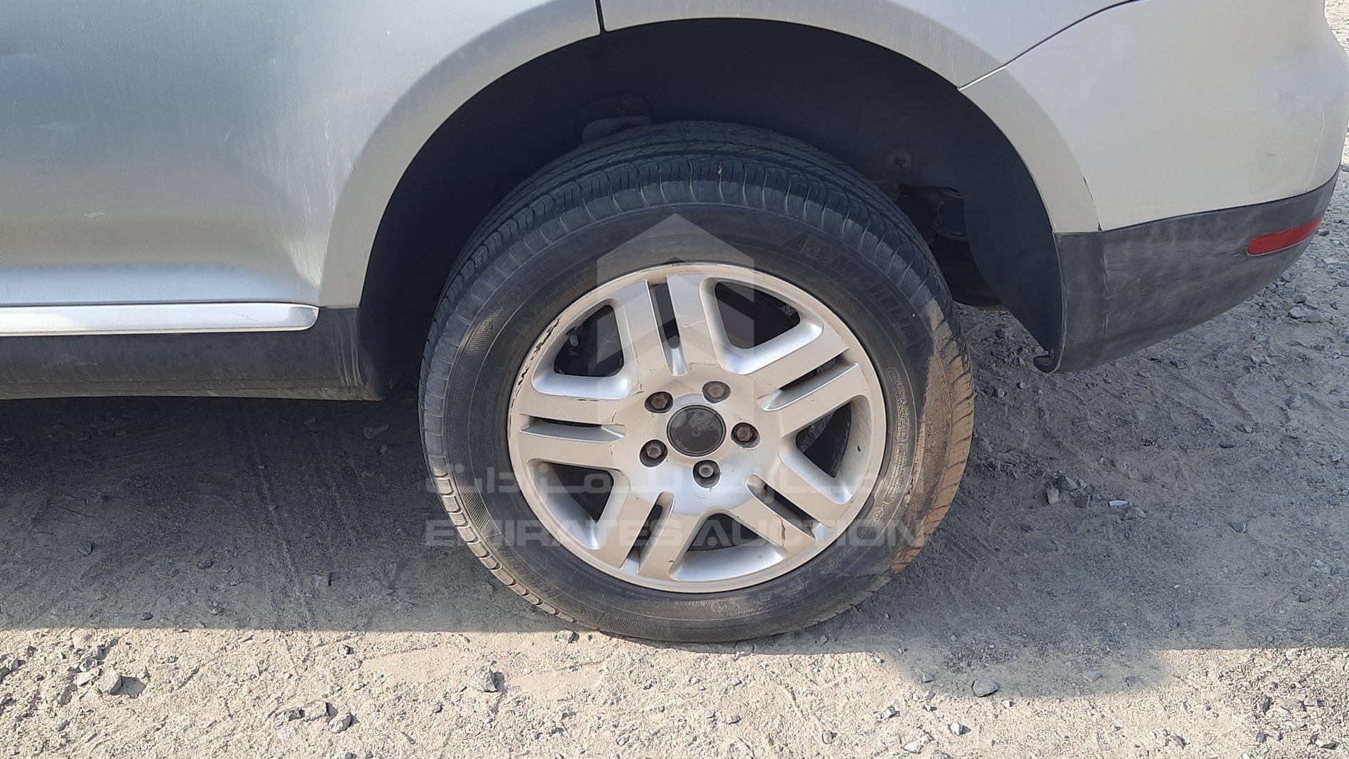 2005 VOLKSWAGEN TOUAREG VIN: WVGHRP7L25D033952