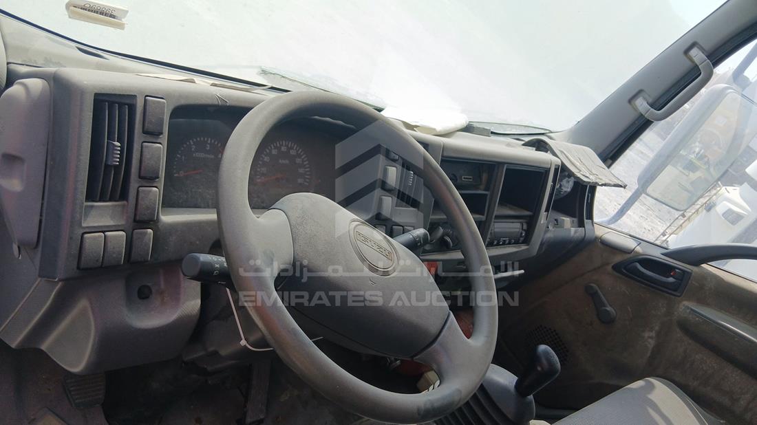 2014 Isuzu NMR — Full Dashboard View — Photo 15