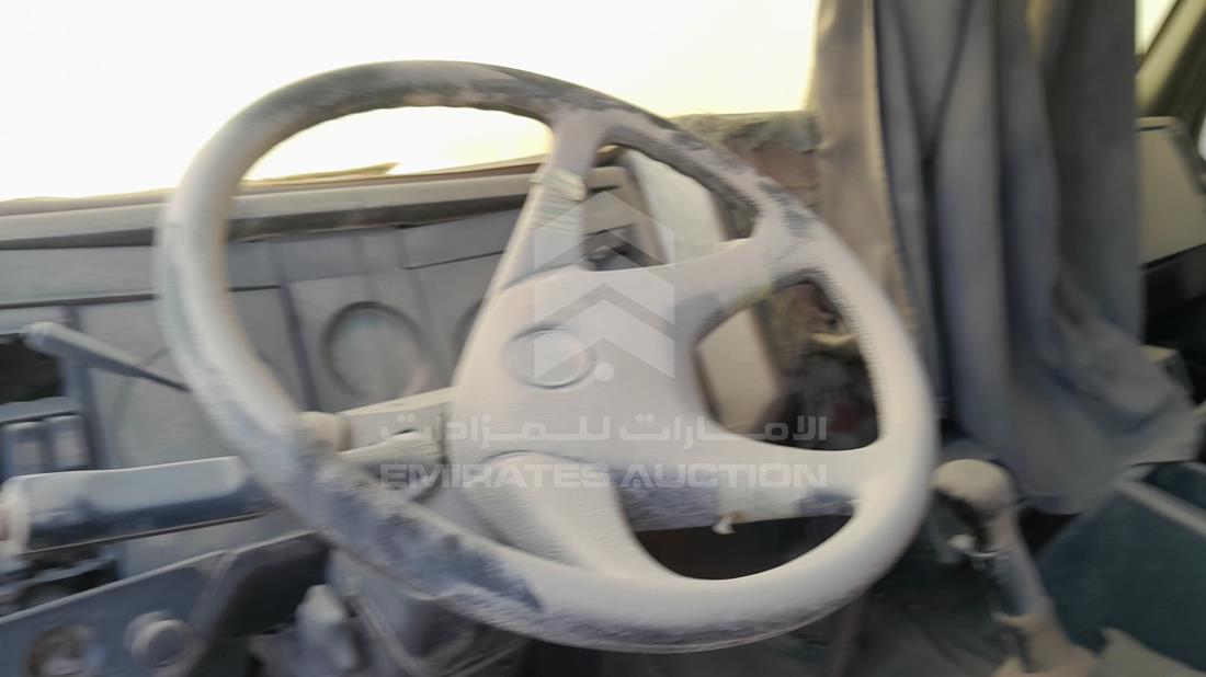 2006 Mercedes Truck — Steering & Mounted Controls — Photo 14