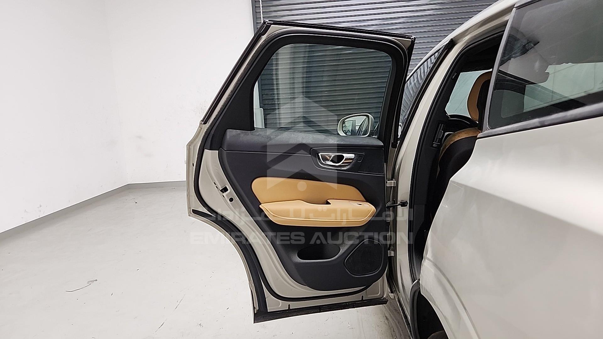 2018 VOLVO XC 60 VIN: YV110AUZ5J1066987