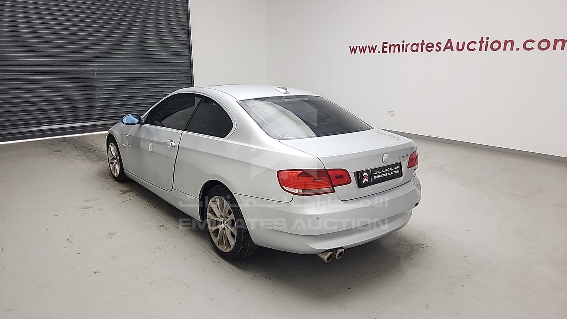 2007 BMW 325 VIN: WBAWB31037PU80957