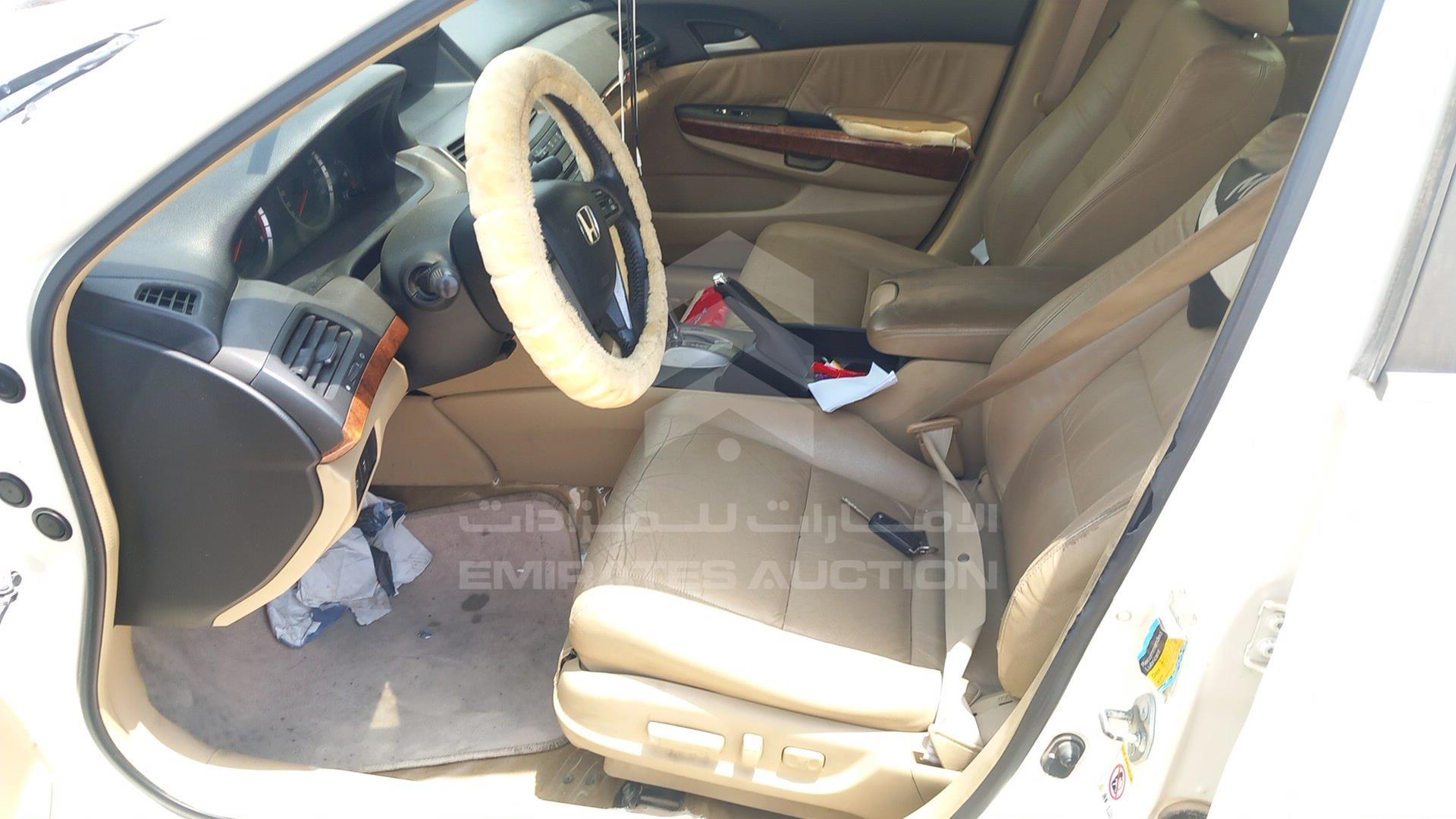 2011 HONDA ACCORD VIN: JHMCP3673BC400200