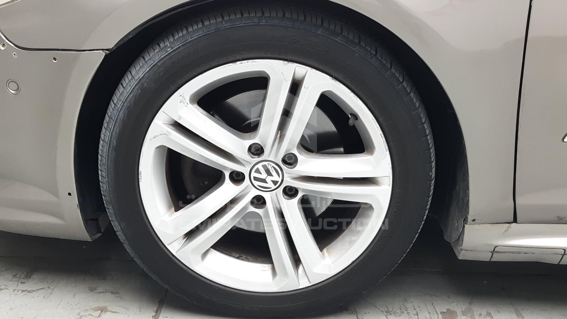 2012 VOLKSWAGEN PASSAT VIN: WVWAP13C0CE551421