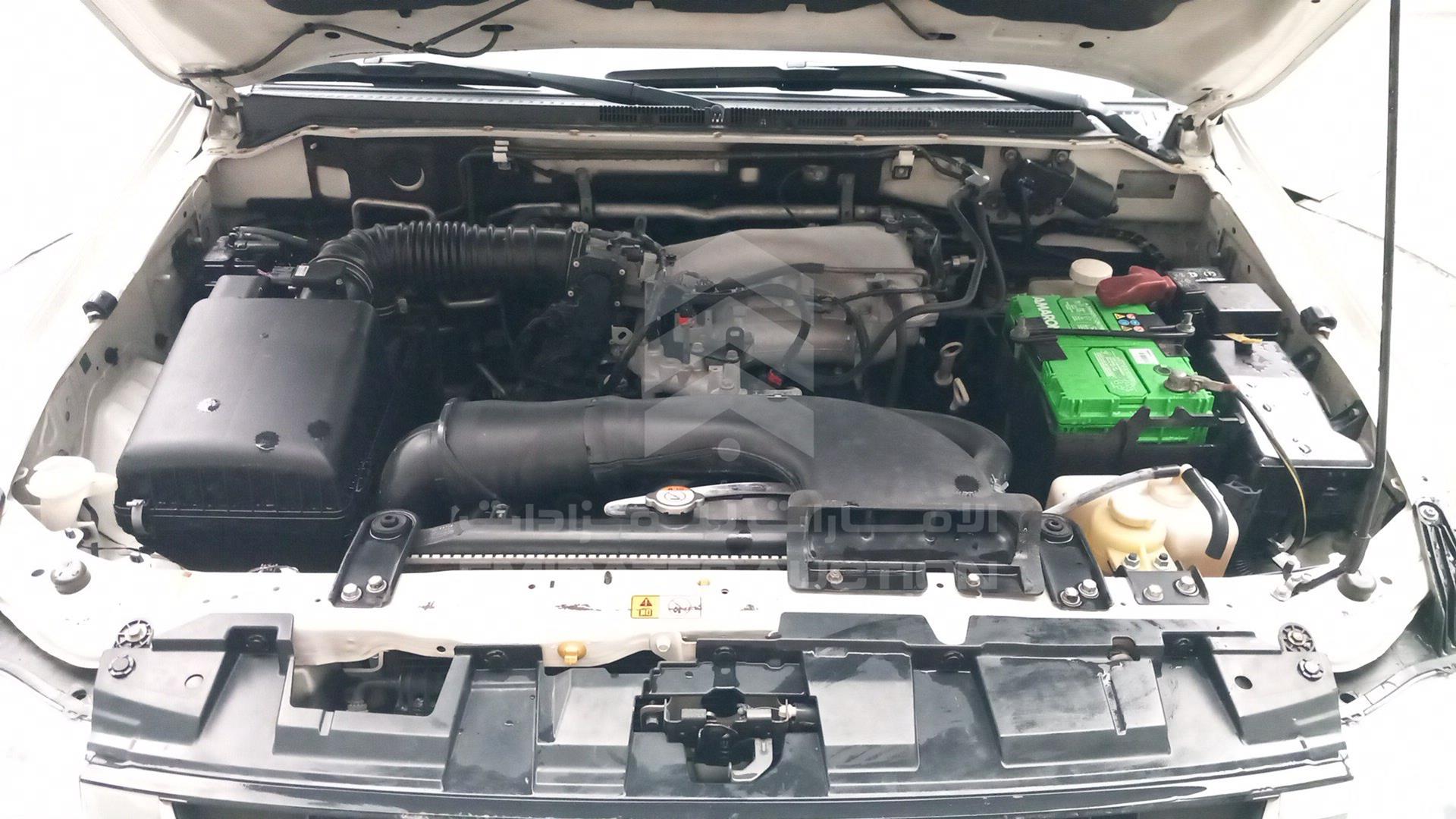 2014 MITSUBISHI PAJERO VIN: JMYLRV95WEJ703780