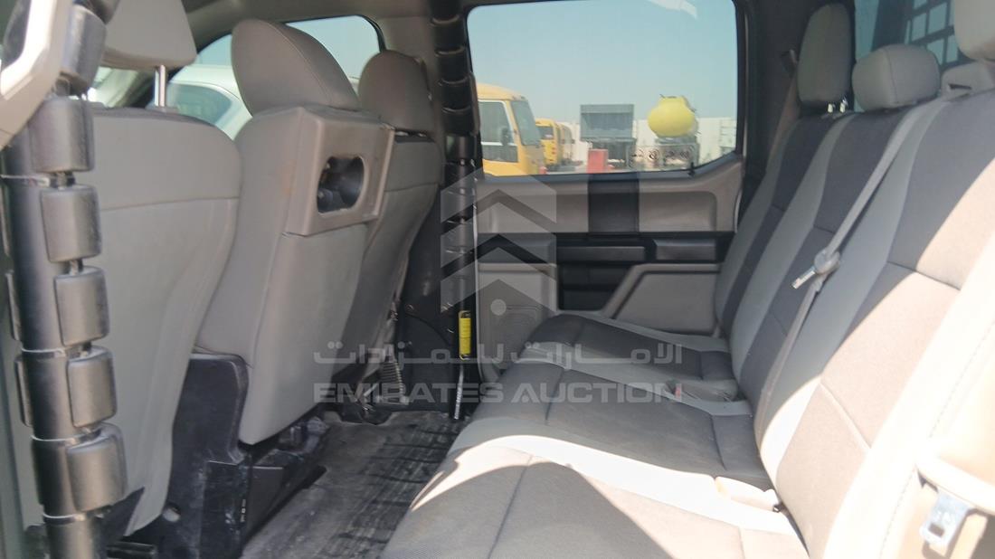 فورد اف 150 2019 — زاوية الراكب الخلفي اليسرى — صورة 20