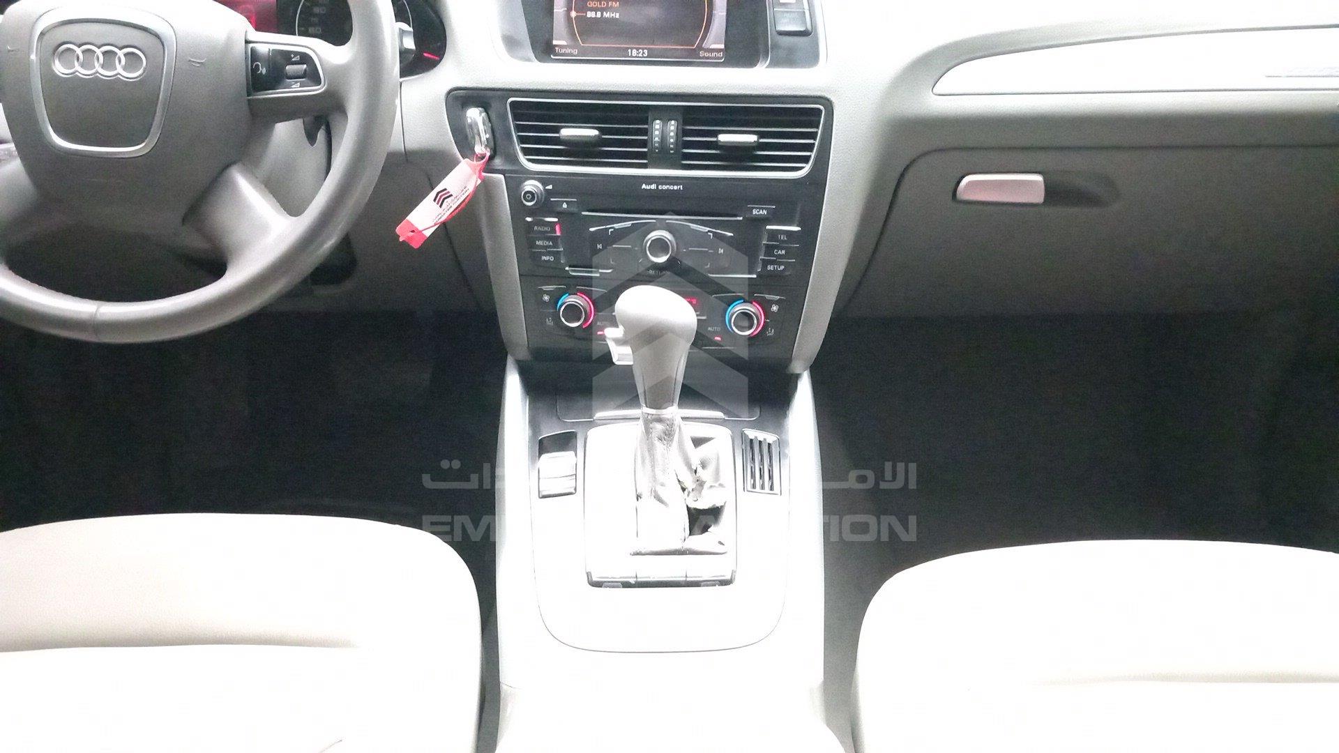 WAUCFC8R2HA042938 - 2011 Audi Q5 - #494286