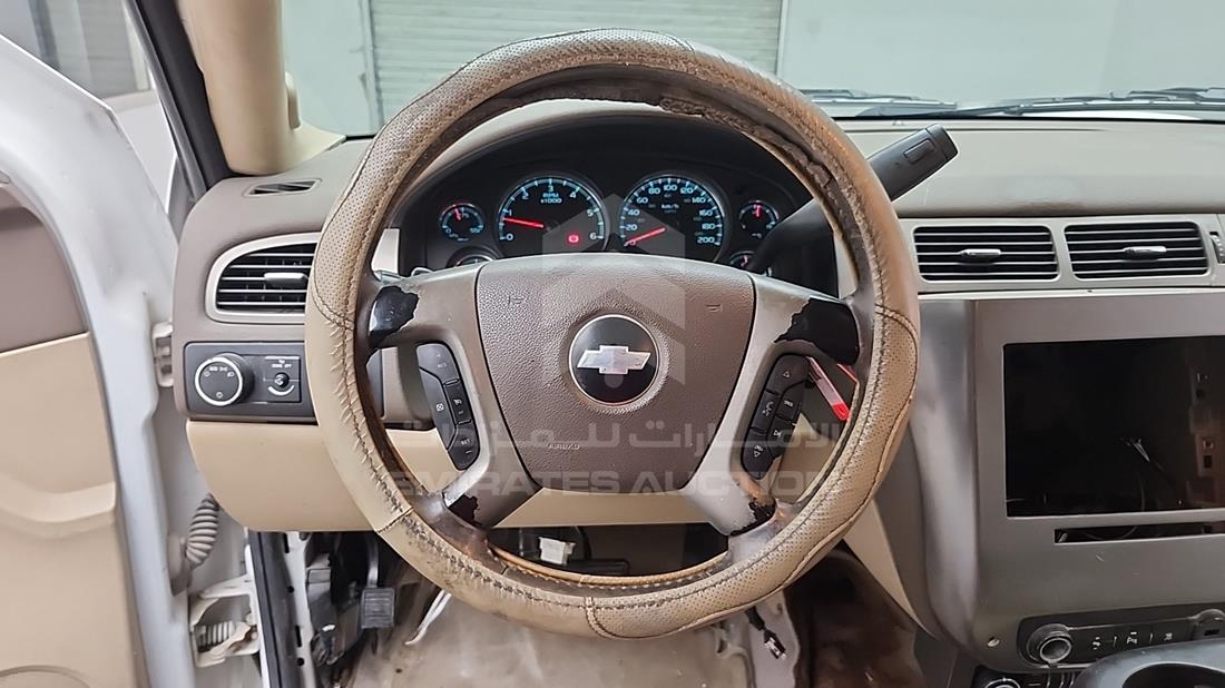 2010 Chevrolet Tahoe — Steering & Mounted Controls — Photo 14