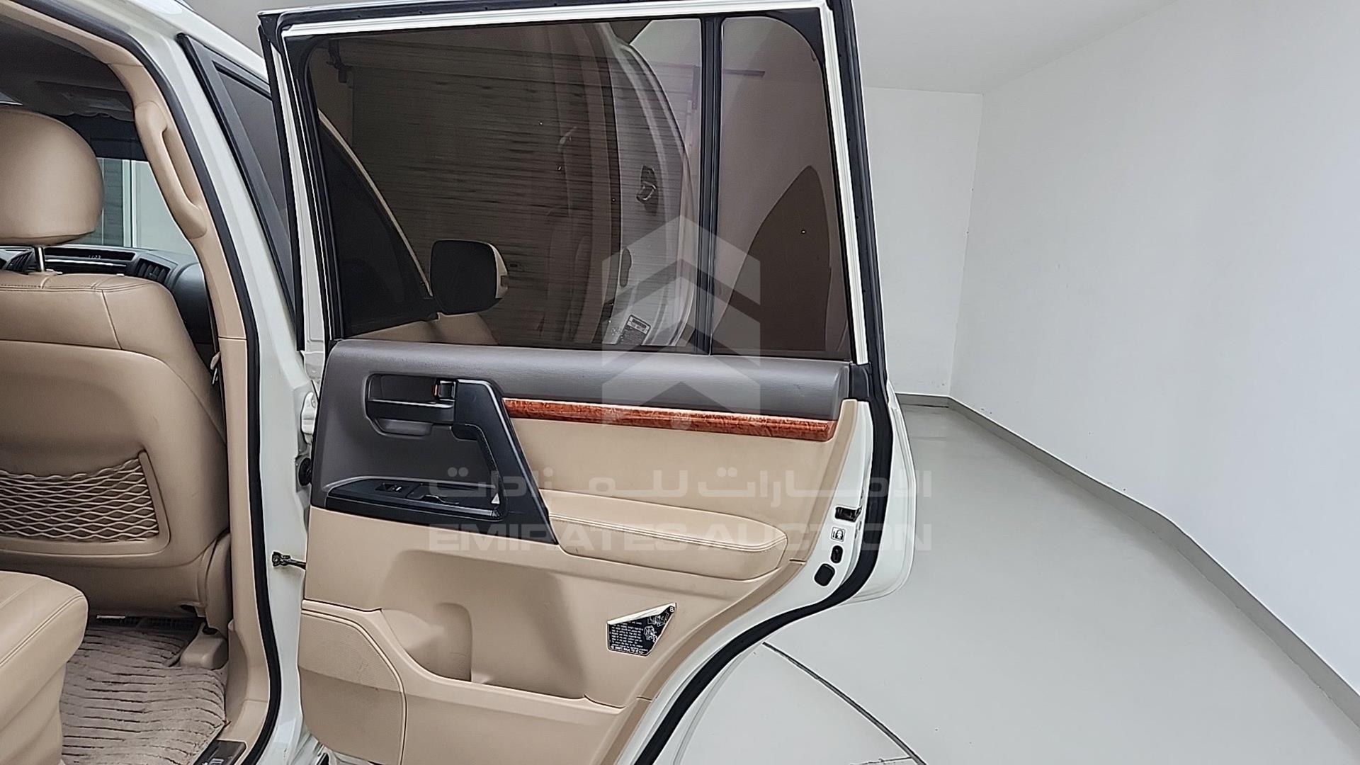 2014 TOYOTA LAND CRUISER VIN: JTMHX09J9E5043076