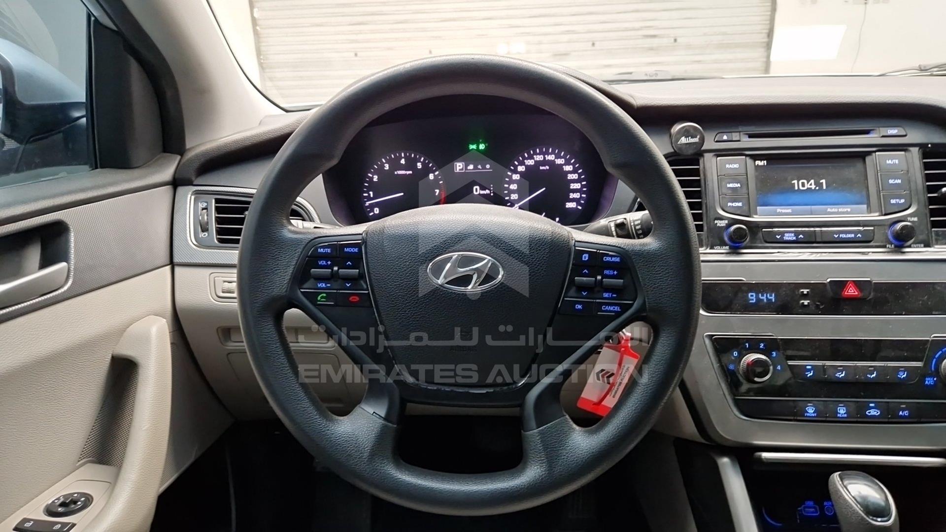 2016 HYUNDAI SONATA VIN: KMHE241G9GA207828