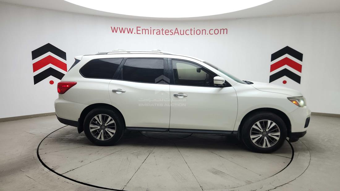 2017 Nissan Pathfinder — Right Full View — Photo 35