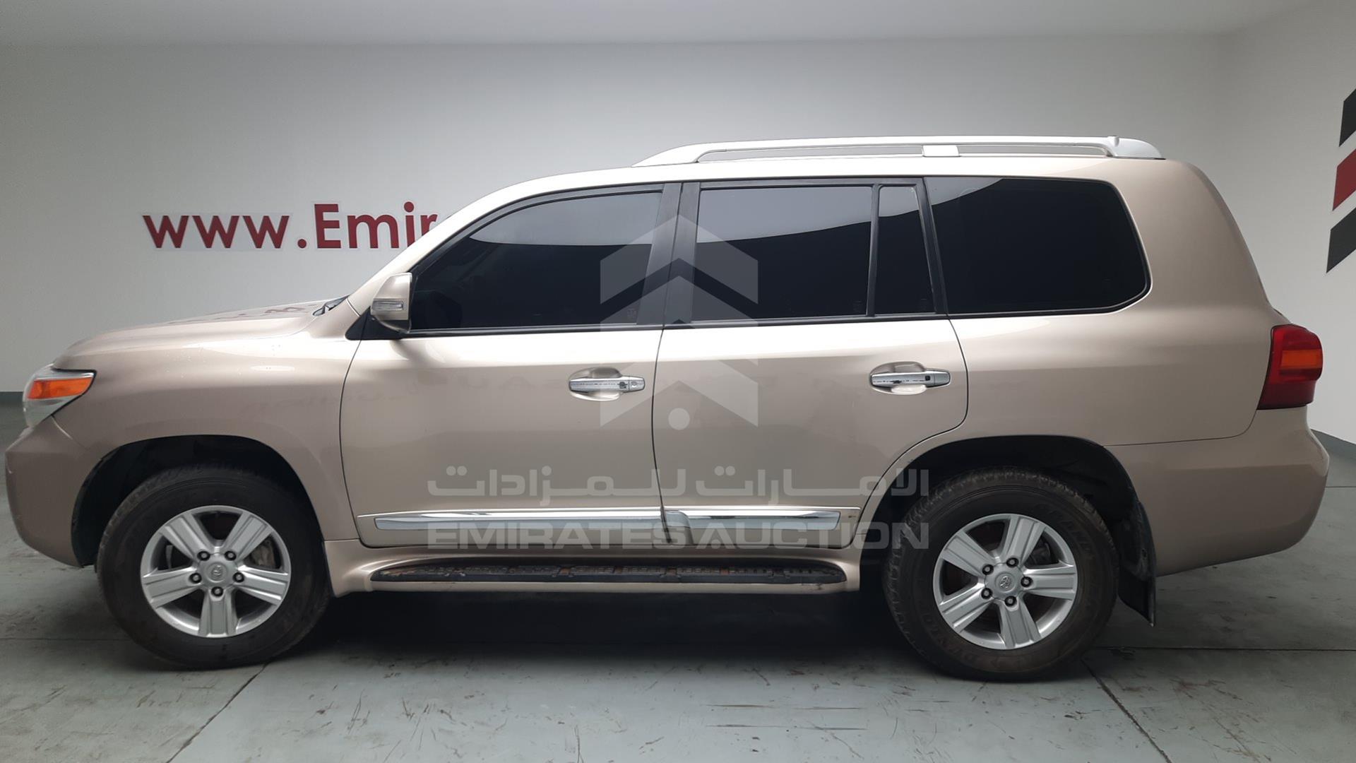 2015 TOYOTA LAND CRUISER VIN: JTMHY05J5F4032408