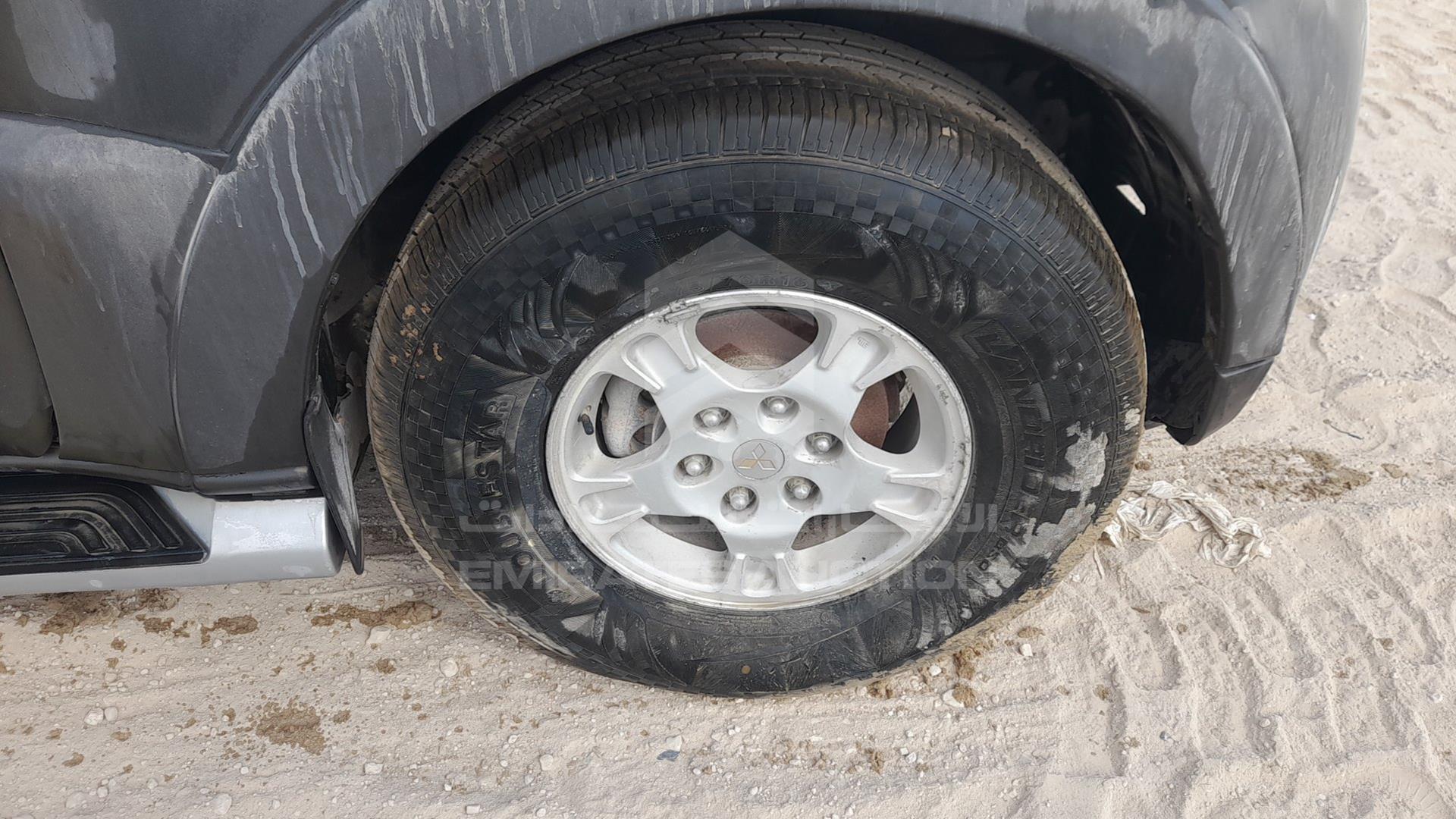 2007 MITSUBISHI PAJERO VIN: JMYLRV93W7J716768