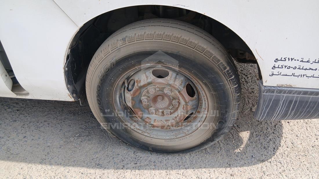 نيسان إن في 350 2015 — الإطار الأمامي الأيمن — صورة 25