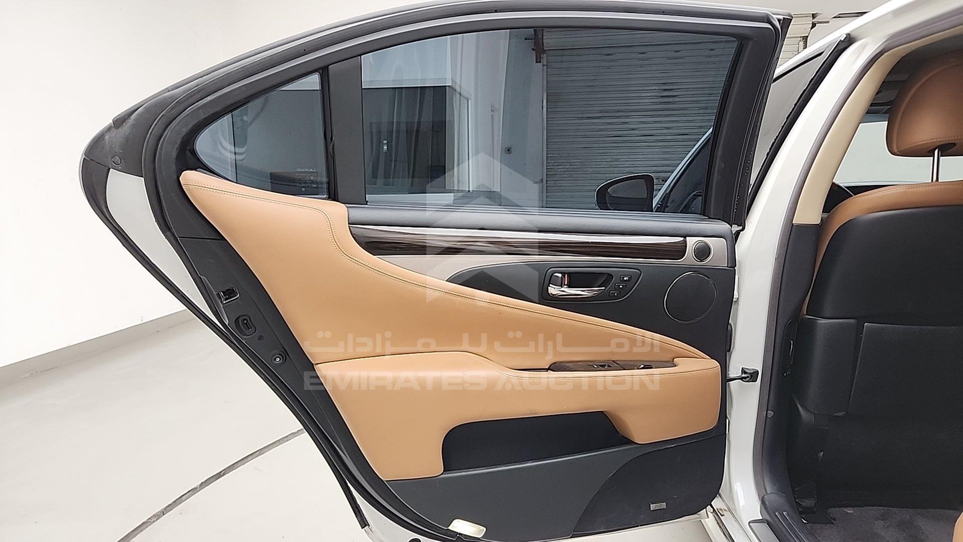 2014 LEXUS LS 460 L VIN: JTHGL46F8E5050906