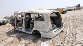 2015 Toyota Innova — Rear Left Angle — Photo 6 — Thumbnail