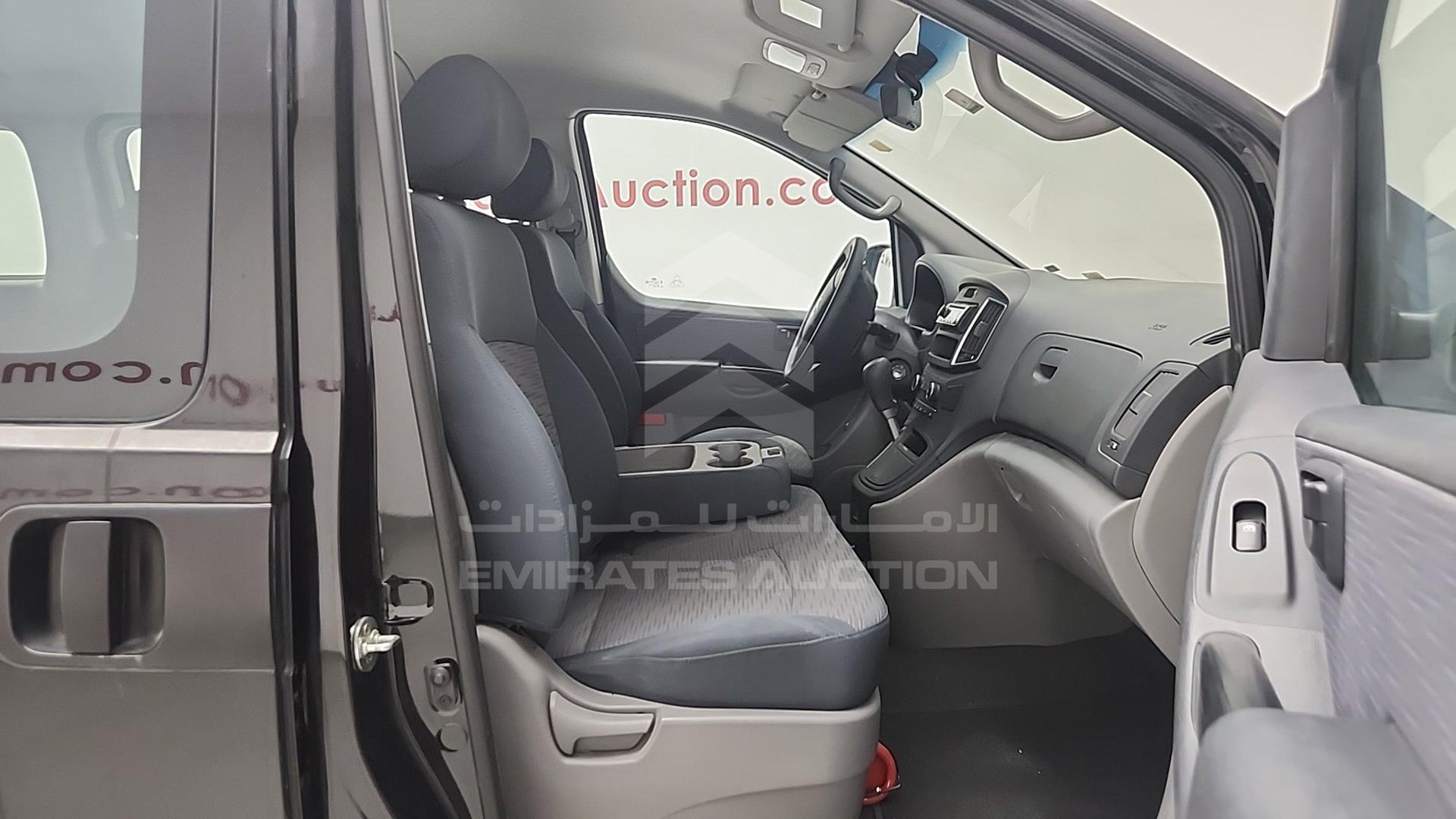 2018 HYUNDAI H1 VIN: KMJWA37R7JU974303