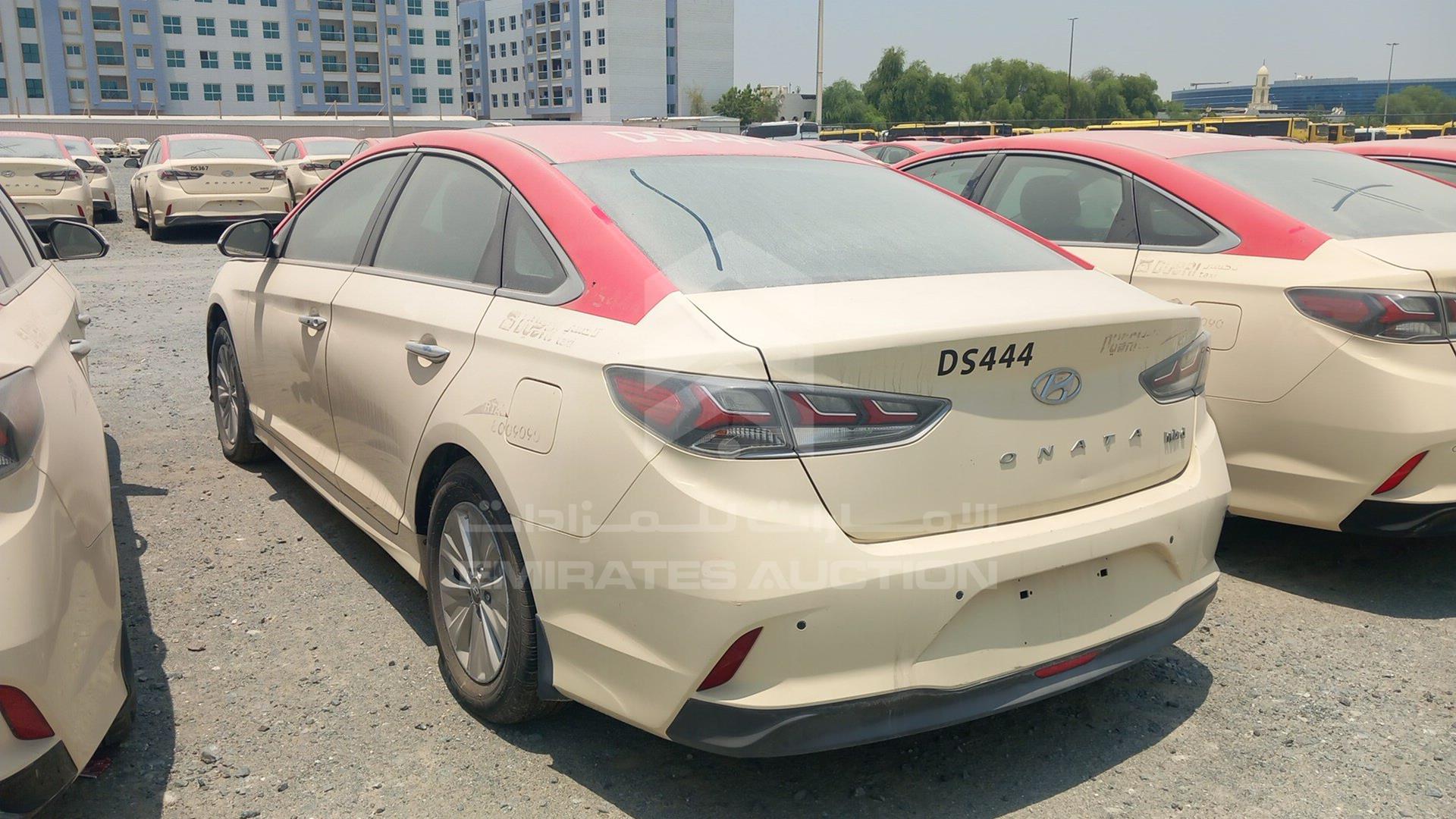2018 HYUNDAI SONATA VIN: KMHE24137JA082137