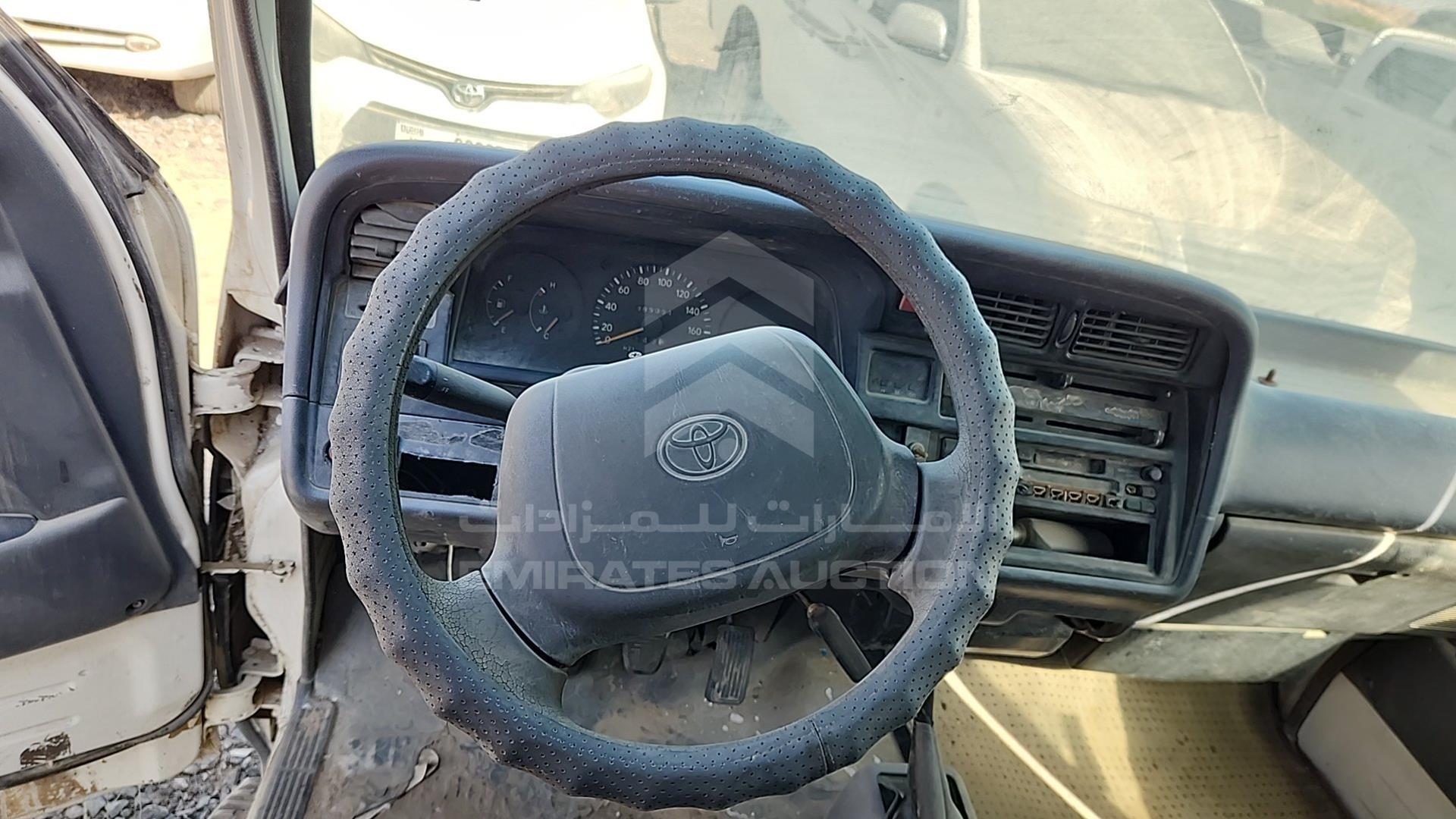 2000 TOYOTA HIACE VIN: JT4ZA1191Y0035729