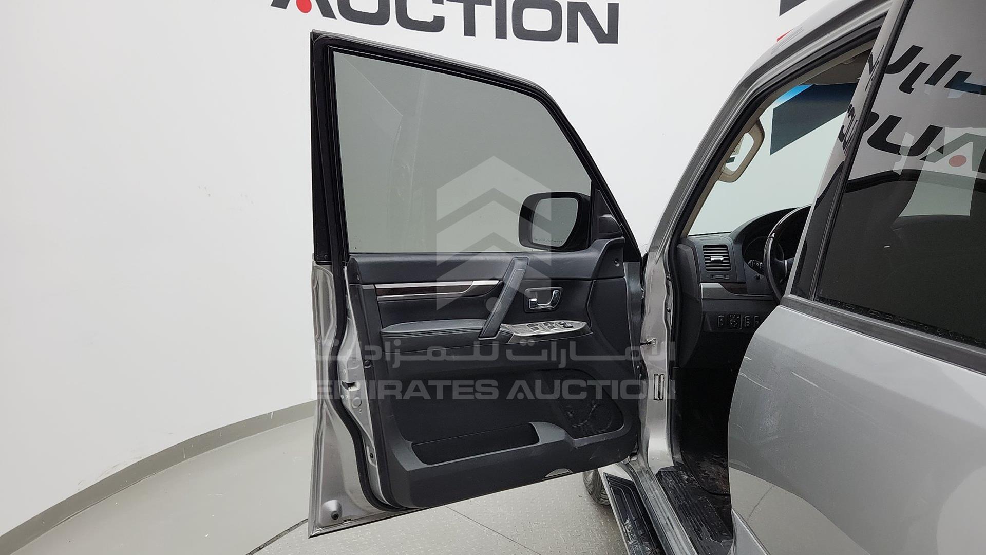 2020 MITSUBISHI PAJERO VIN: JE4MR62M7LJ713055