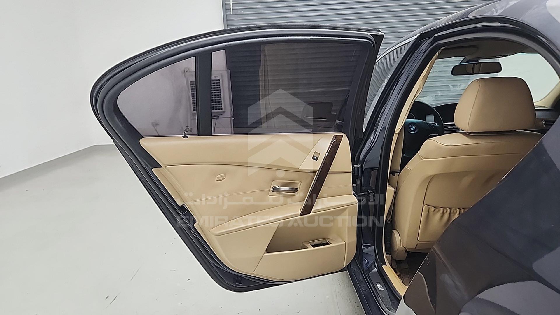 0 BMW 523I VIN: WBANE310X0B953095