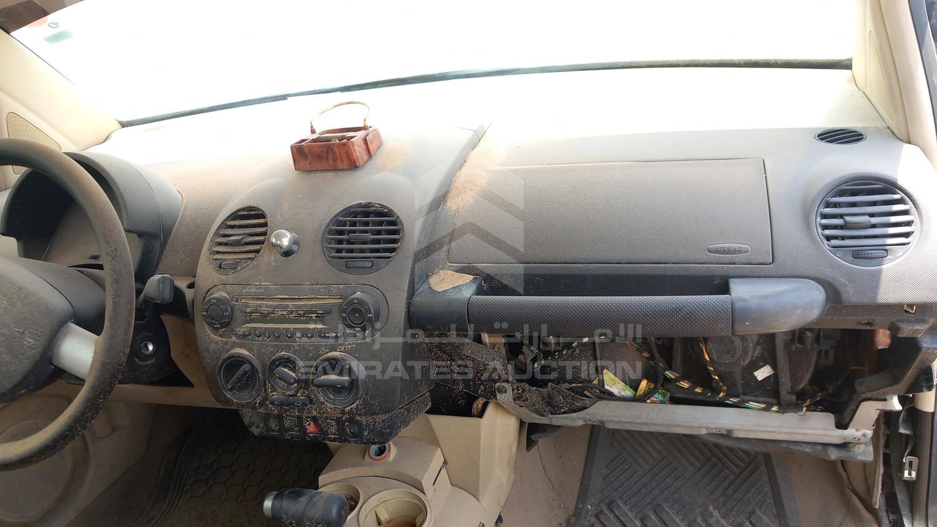 2002 VOLKSWAGEN BEETLE VIN: WVWZZZ9CZ2M627869