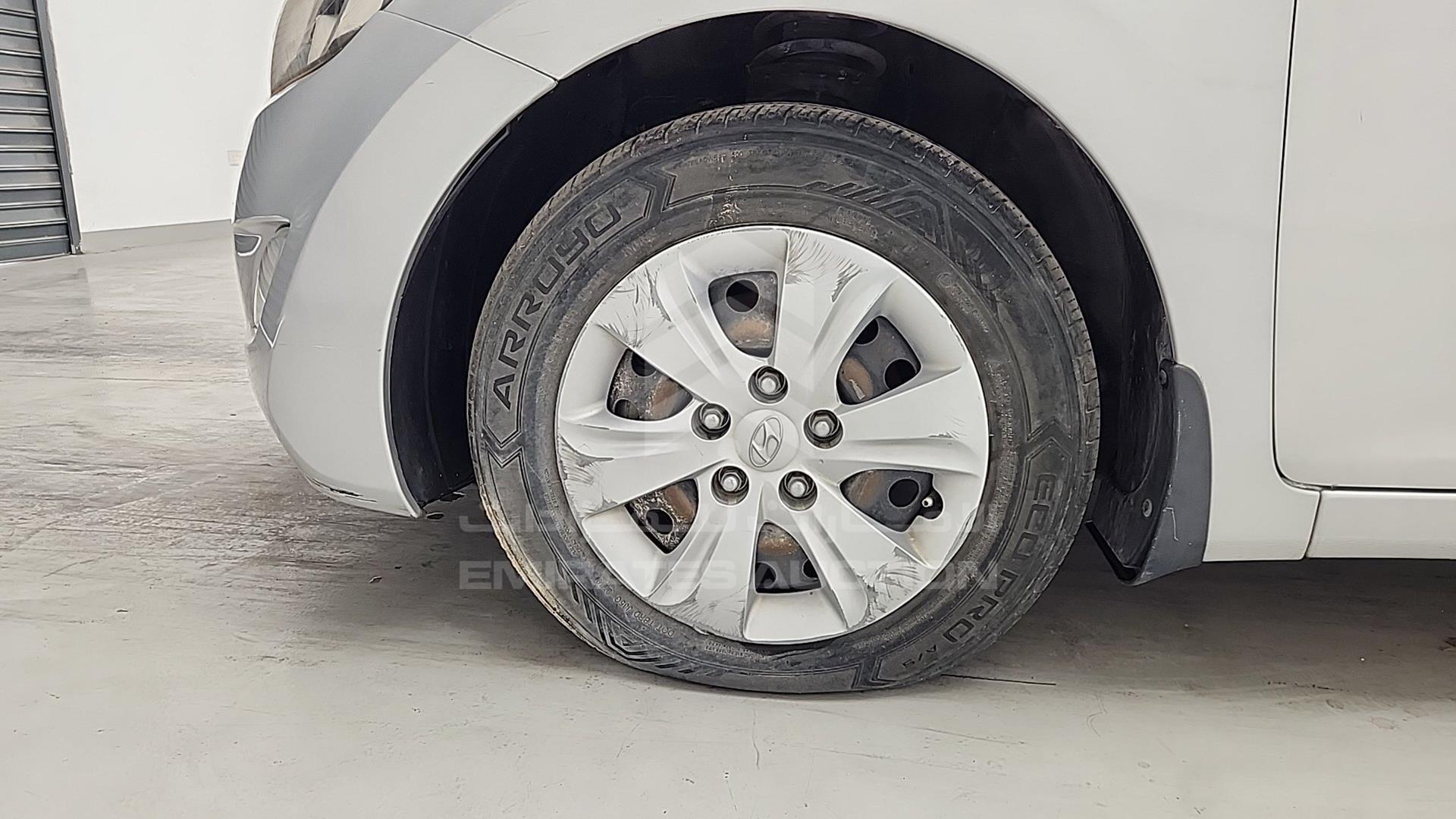 2014 HYUNDAI ELANTRA VIN: KMHDG41C5EU823807