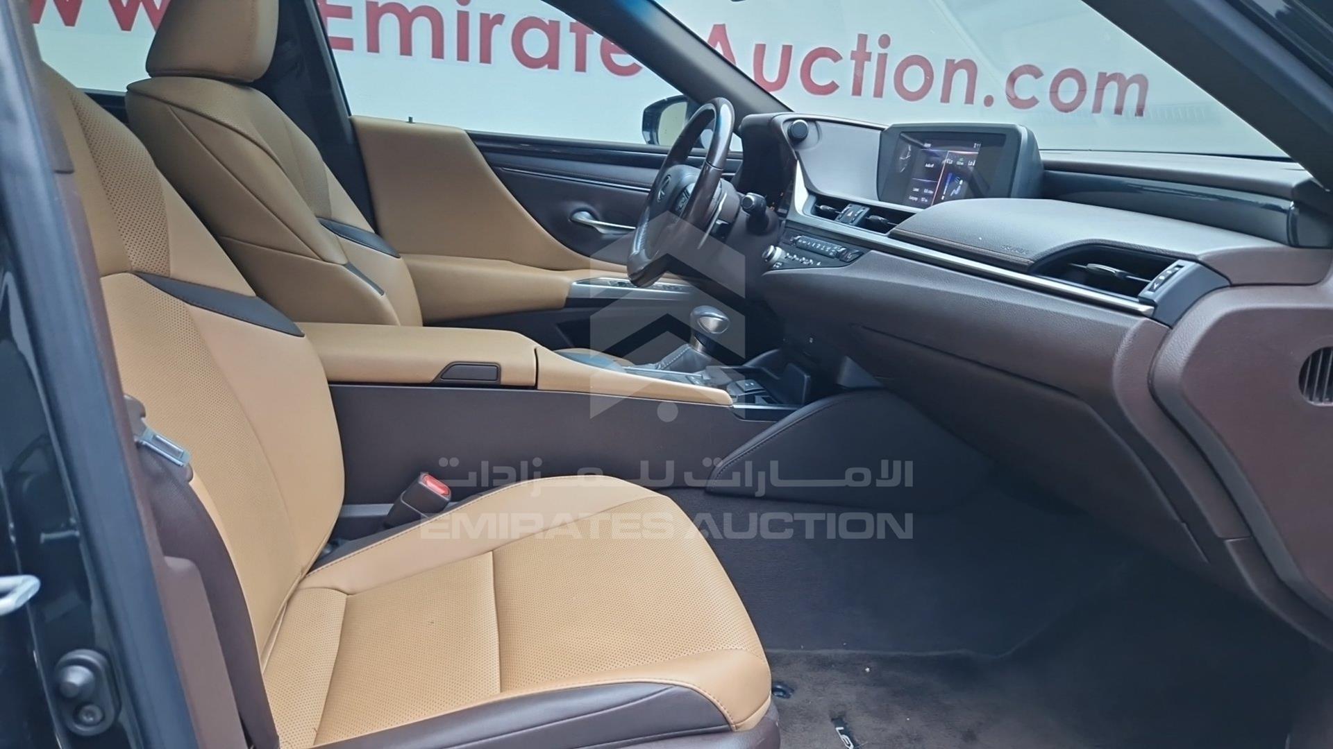 2021 LEXUS ES 300H VIN: JTHB21B15M2140116