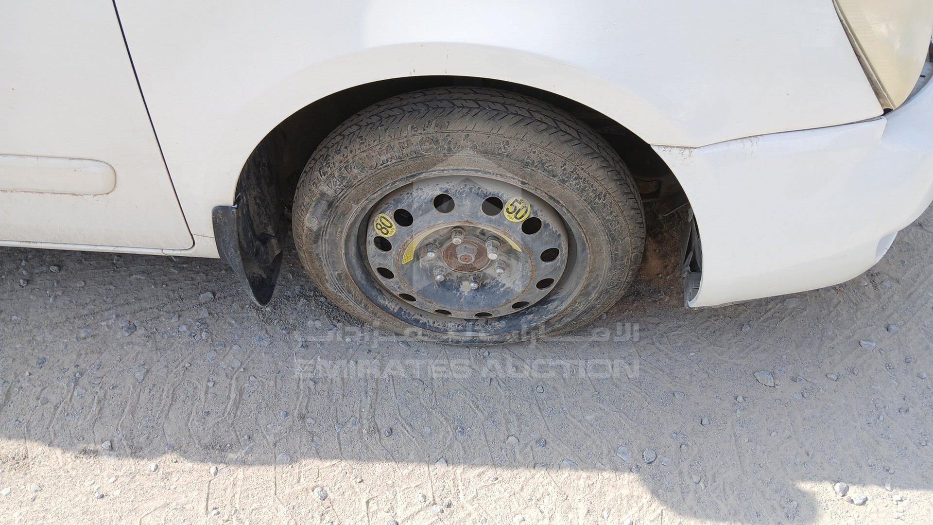 2011 KIA CARNIVAL VIN: KNAMH8176B6368474