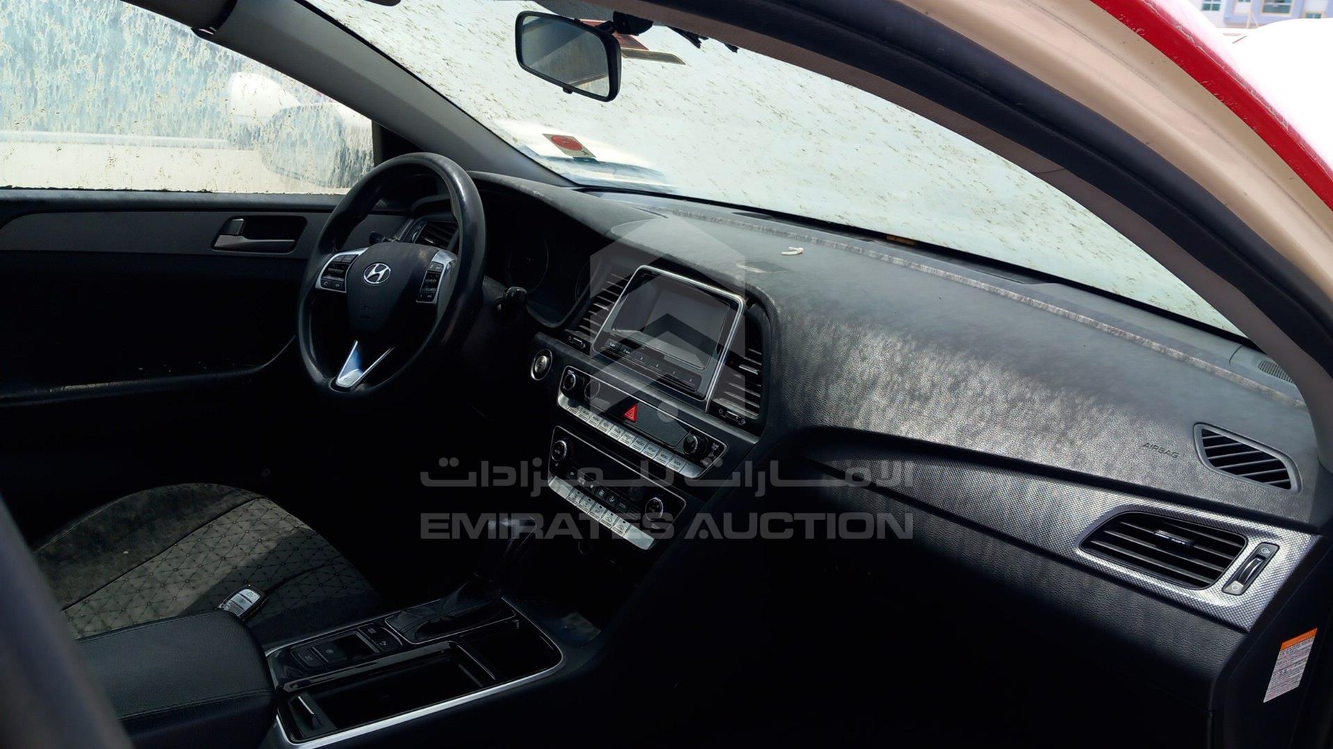 2019 HYUNDAI SONATA VIN: KMHE24137KA093026