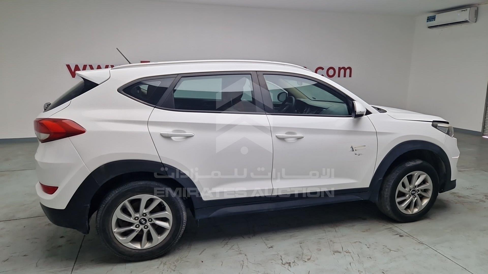 2017 HYUNDAI TUCSON VIN: TMAJ28138HJ170638