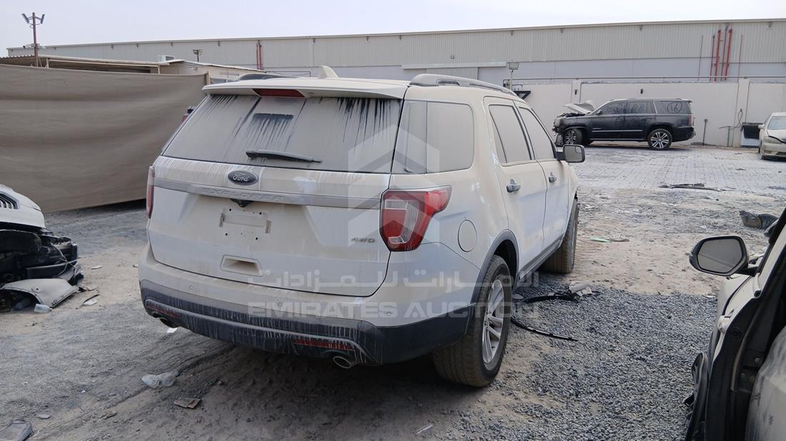 2016 Ford Explorer — Rear Right Angle — Photo 7