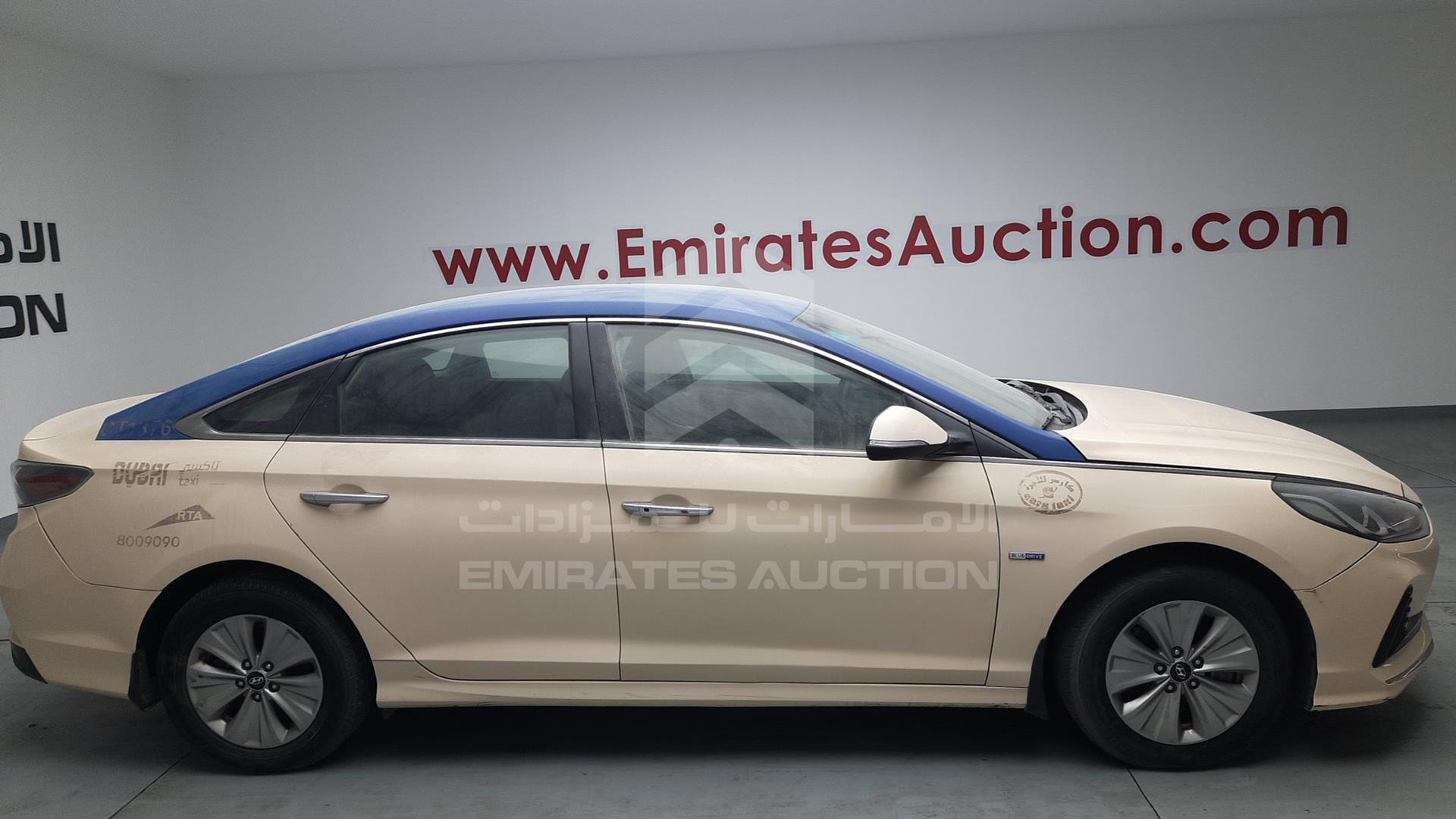 2019 HYUNDAI SONATA HYBRID VIN: KMHE24136KA093096