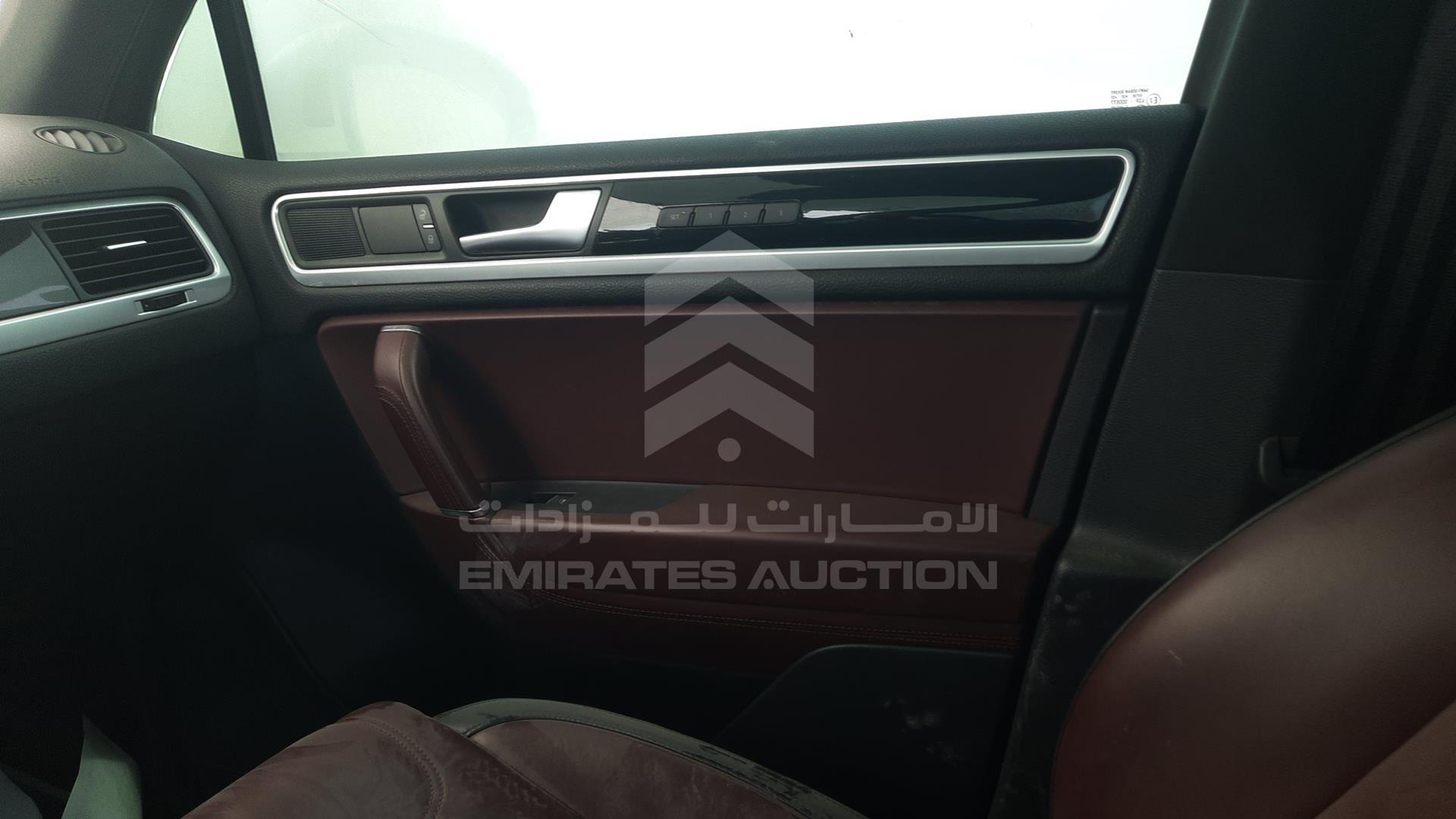 2013 VOLKSWAGEN TOUAREG VIN: WVGBD2BP7DD008254