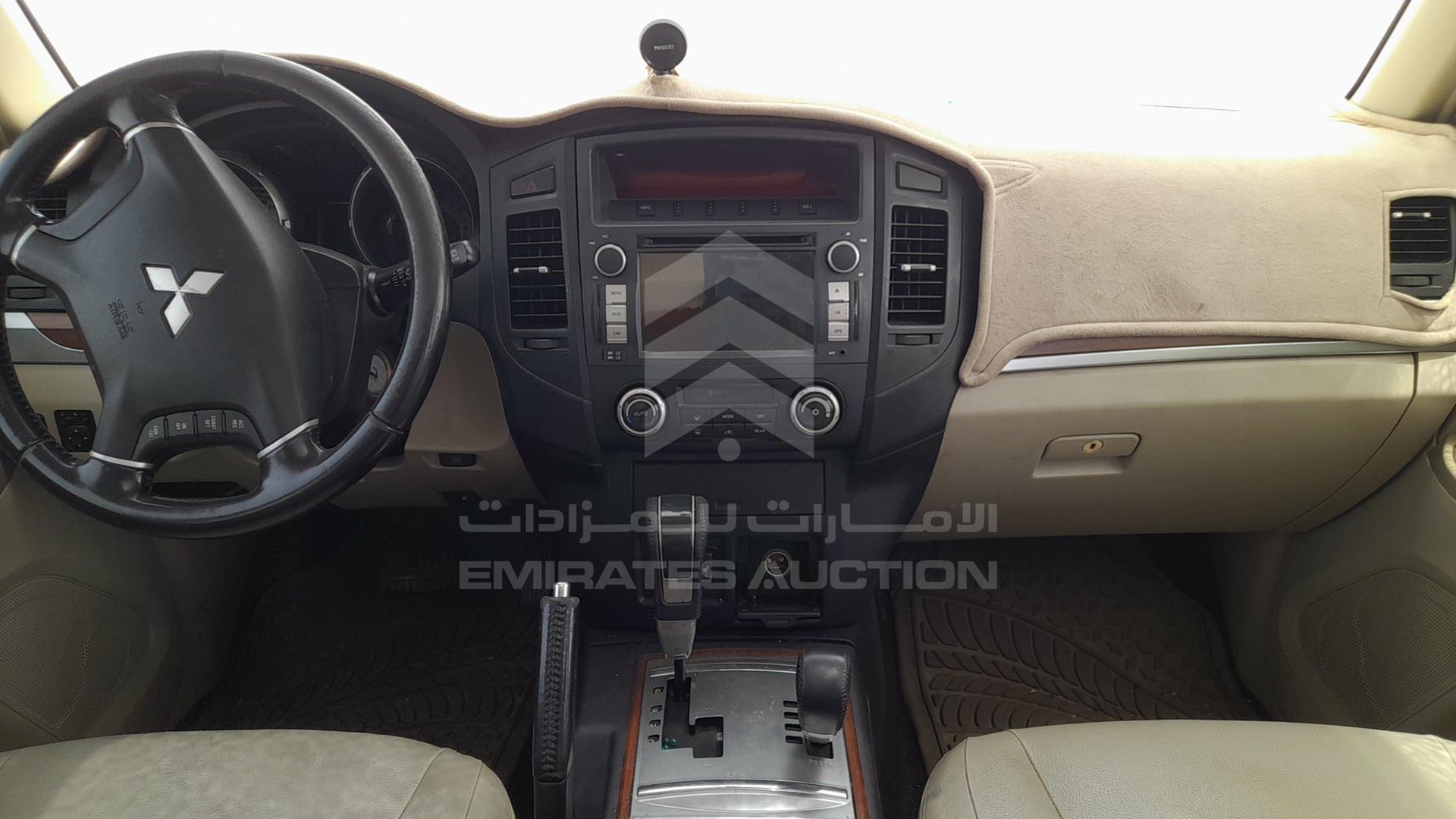 2008 MITSUBISHI PAJERO VIN: JMYLRV93W8J721894