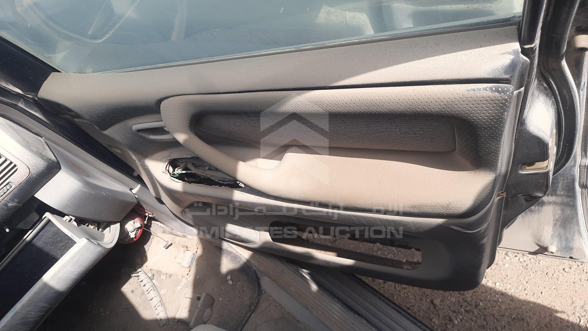 2004 TOYOTA LAND CRUISER VIN: JTECB09J543013541
