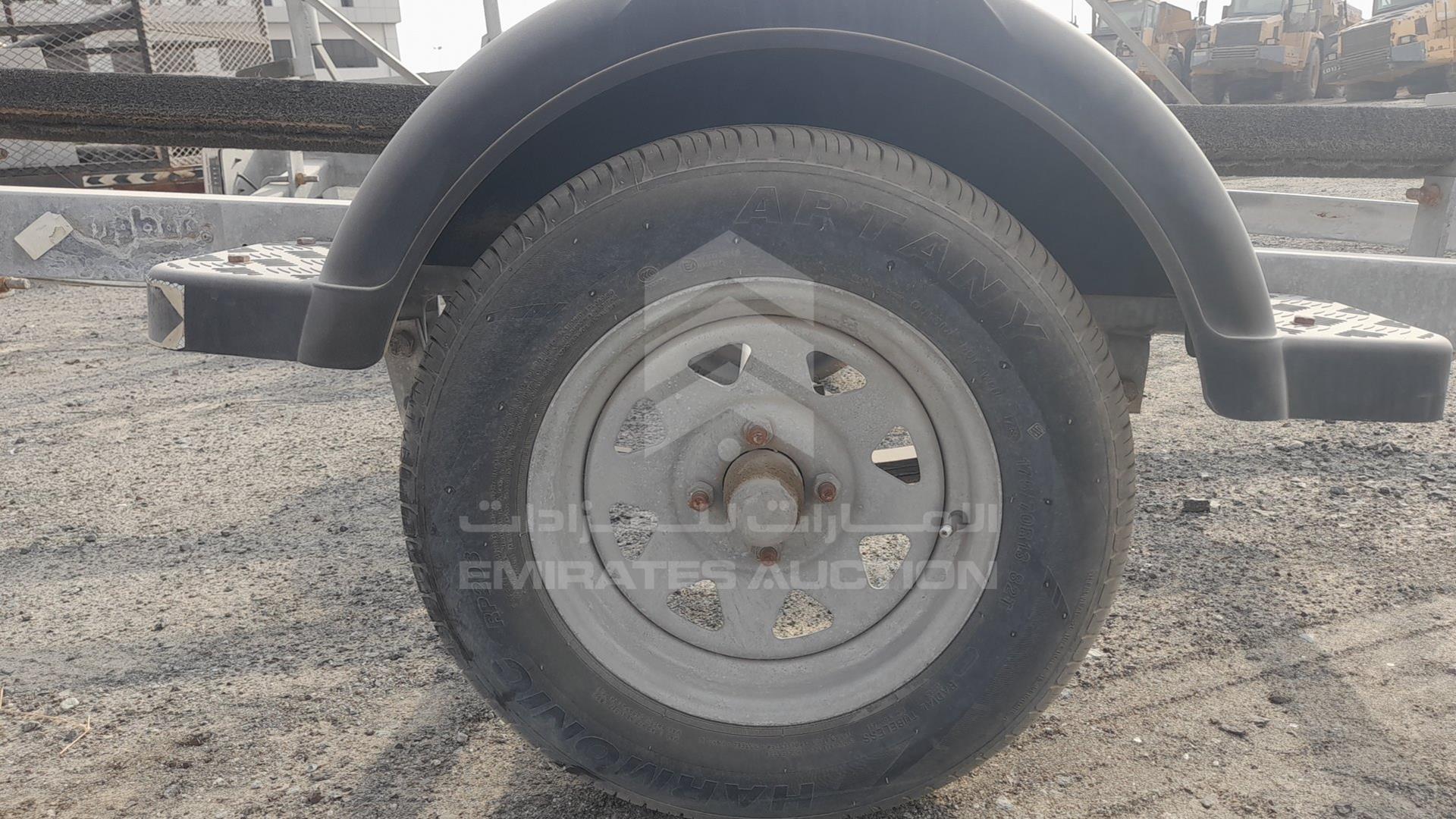 2019 TRAILER LOCAL VIN: D081353DXBTRAILER