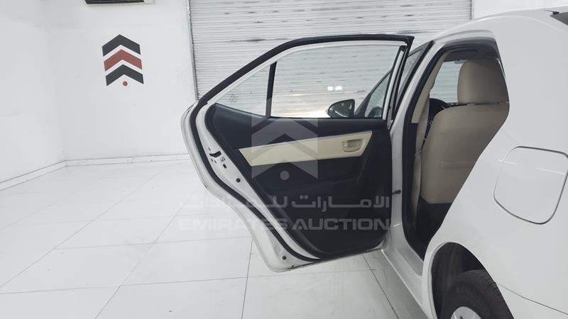 RKLBB9HE3J5206184 Auction: EmiratesAuction Lot: 435375 RKLBB9HE3J5206184 Toyota Corolla 2018 WHITE Photo 19