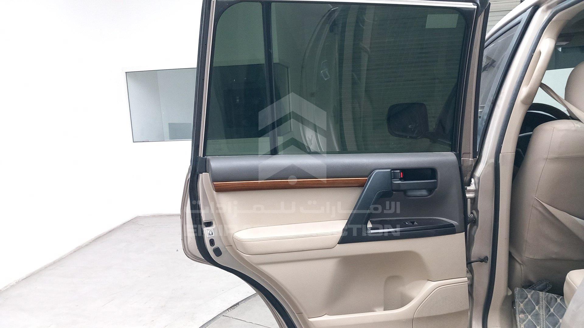 2018 TOYOTA LAND CRUISER VIN: JTMHX01J0J4160430