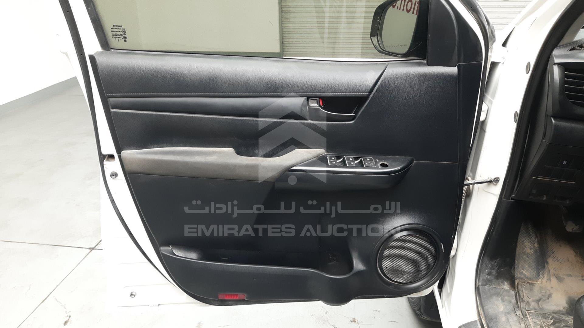2017 TOYOTA HILUX VIN: MR0DB8CD2H0115737