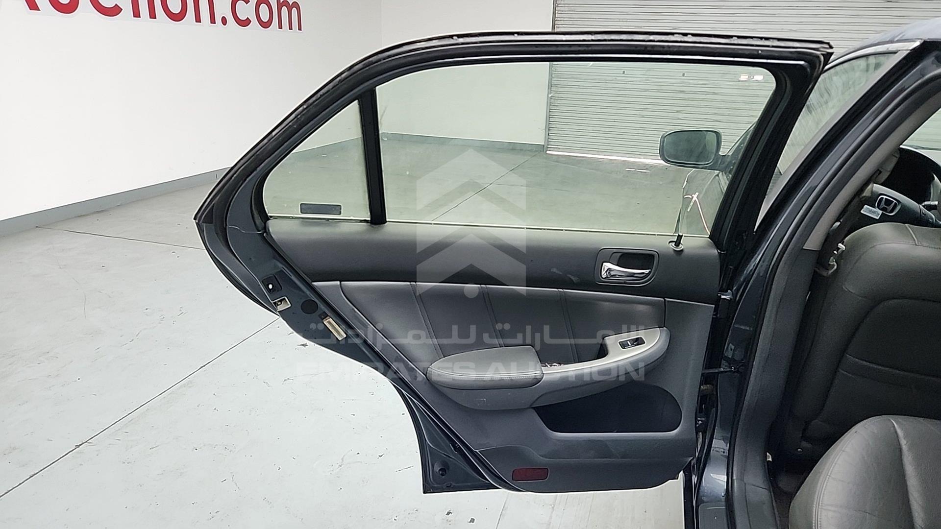 2005 HONDA ACCORD VIN: JHMCN36565C014296