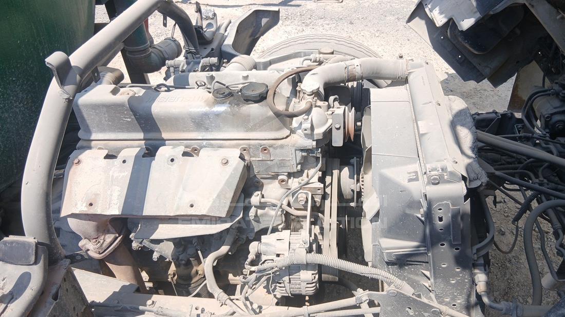 ميتسوبيشي كانتر 2006 — خليج المحرك — صورة 24