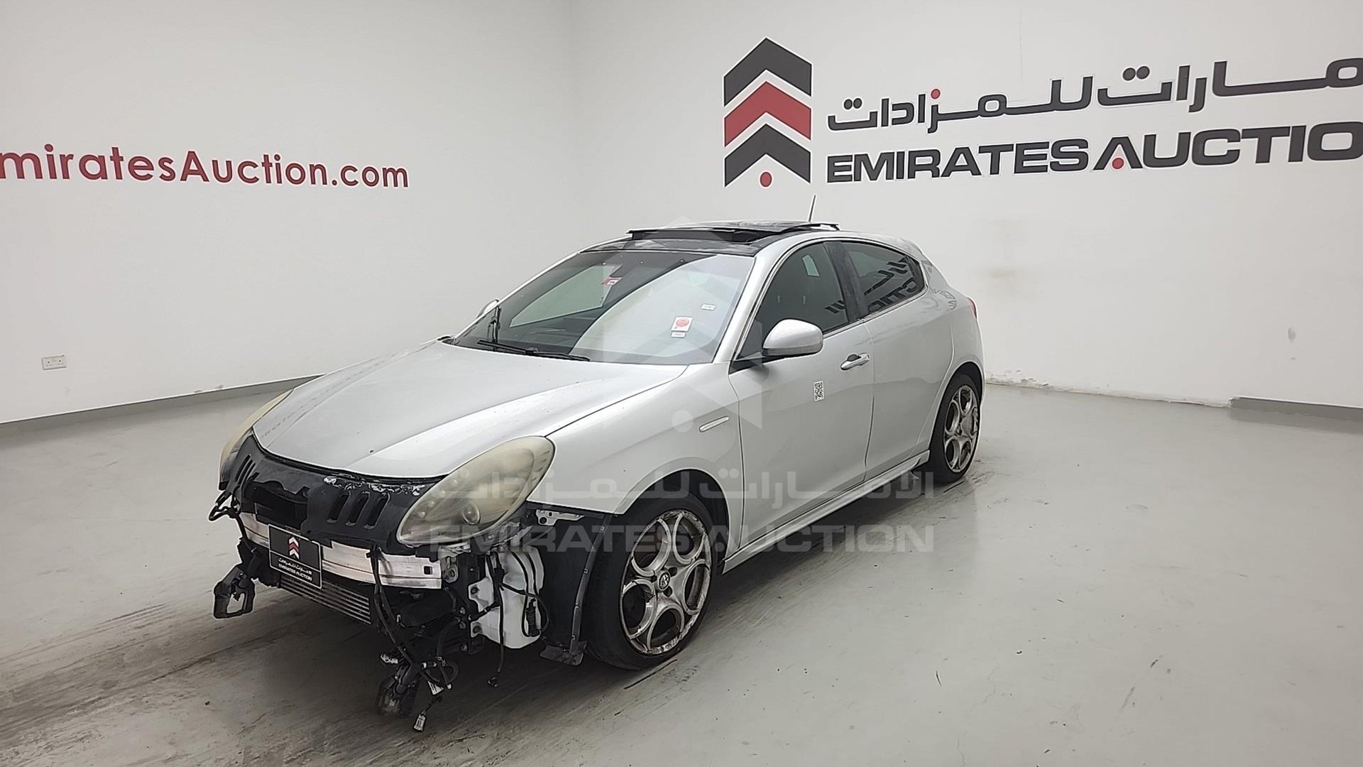 2014 ALFA ROMEO GILULIETTA VIN: ZARCABCA0E7216185