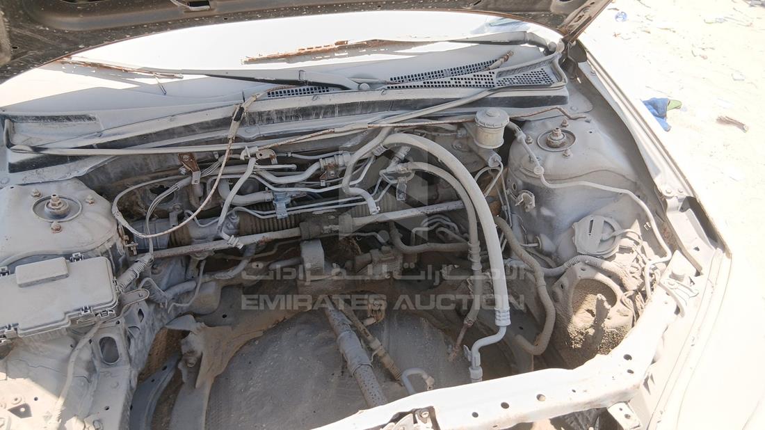 2005 Honda Civic — Engine Bay — Photo 27