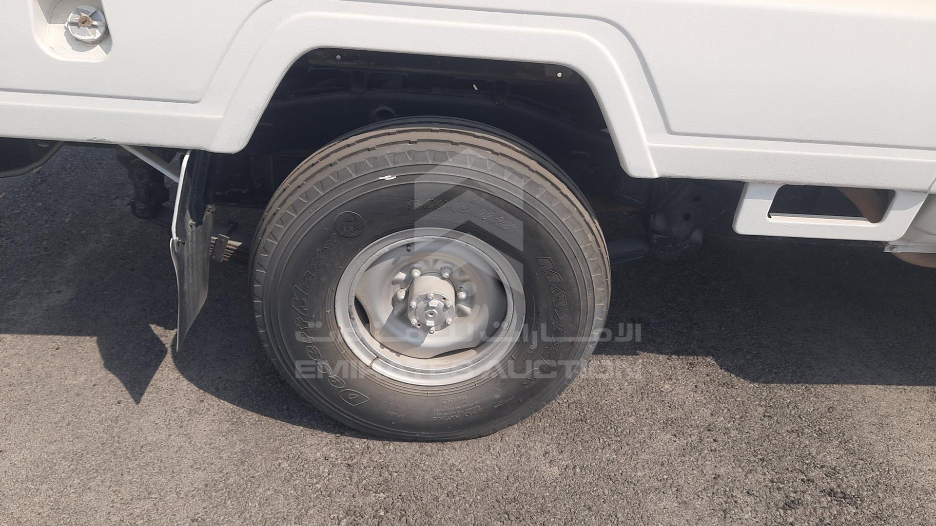1994 TOYOTA LAND CRUISER PICKUP VIN: FZJ750021474