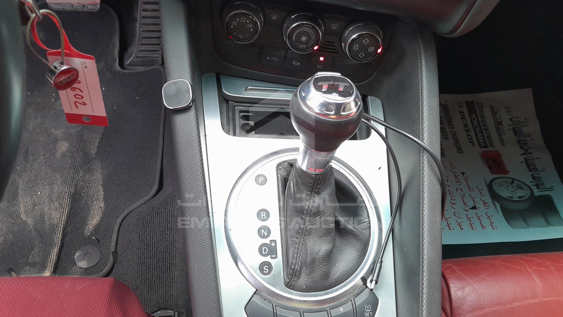 0 AUDI TT VIN: TRUAF28J491023886