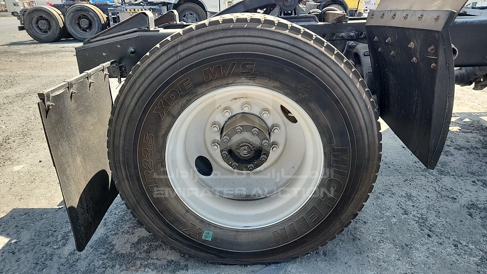 2001 FREIGHTLINER FL 80 VIN: 1FUWTMCB41HH38291