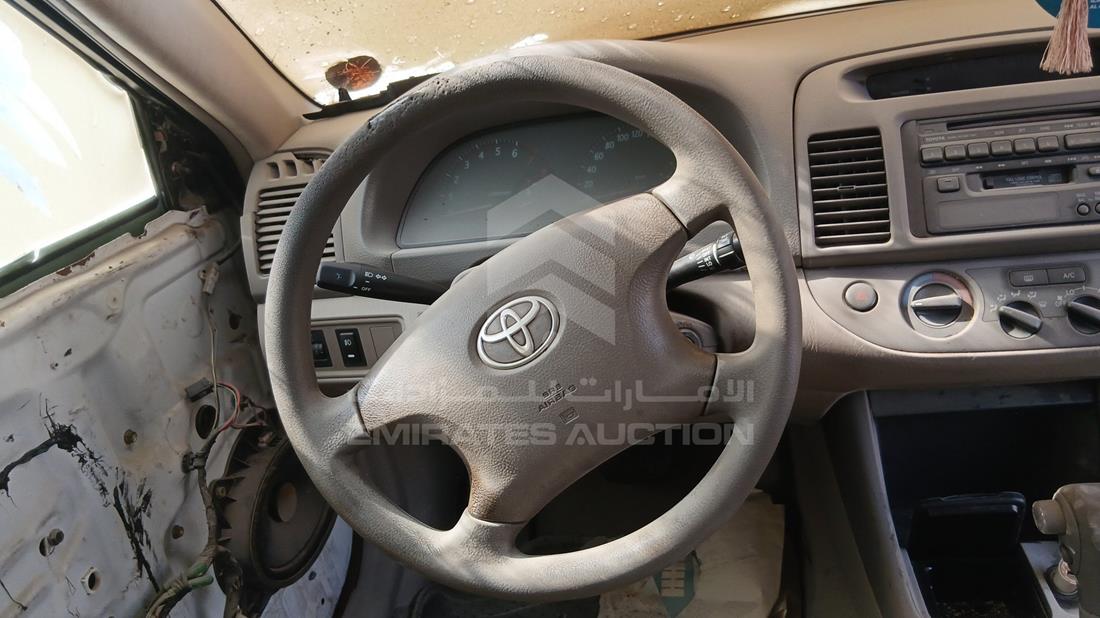 2004 Toyota Camry — Steering & Mounted Controls — Photo 12