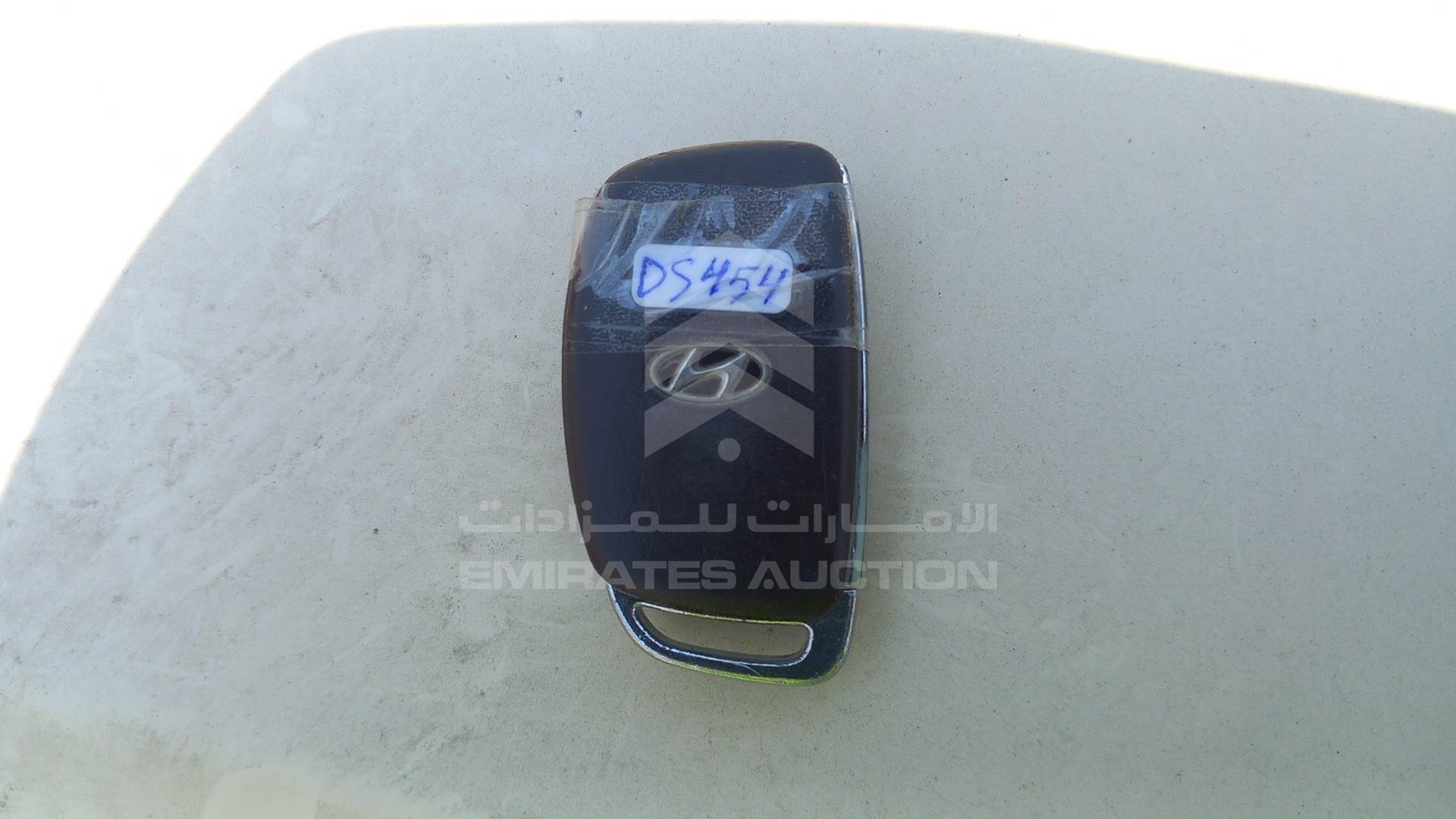 2018 HYUNDAI SONATA VIN: KMHE24138JA082115